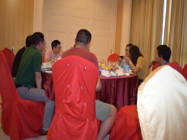 端午節(jié)公司舉行聚餐活動(dòng)